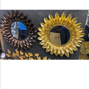 Wall mirror